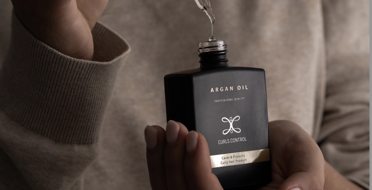 Curls Control s achtergrond