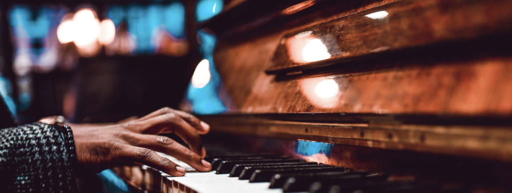 Sommer Music Stores achtergrond