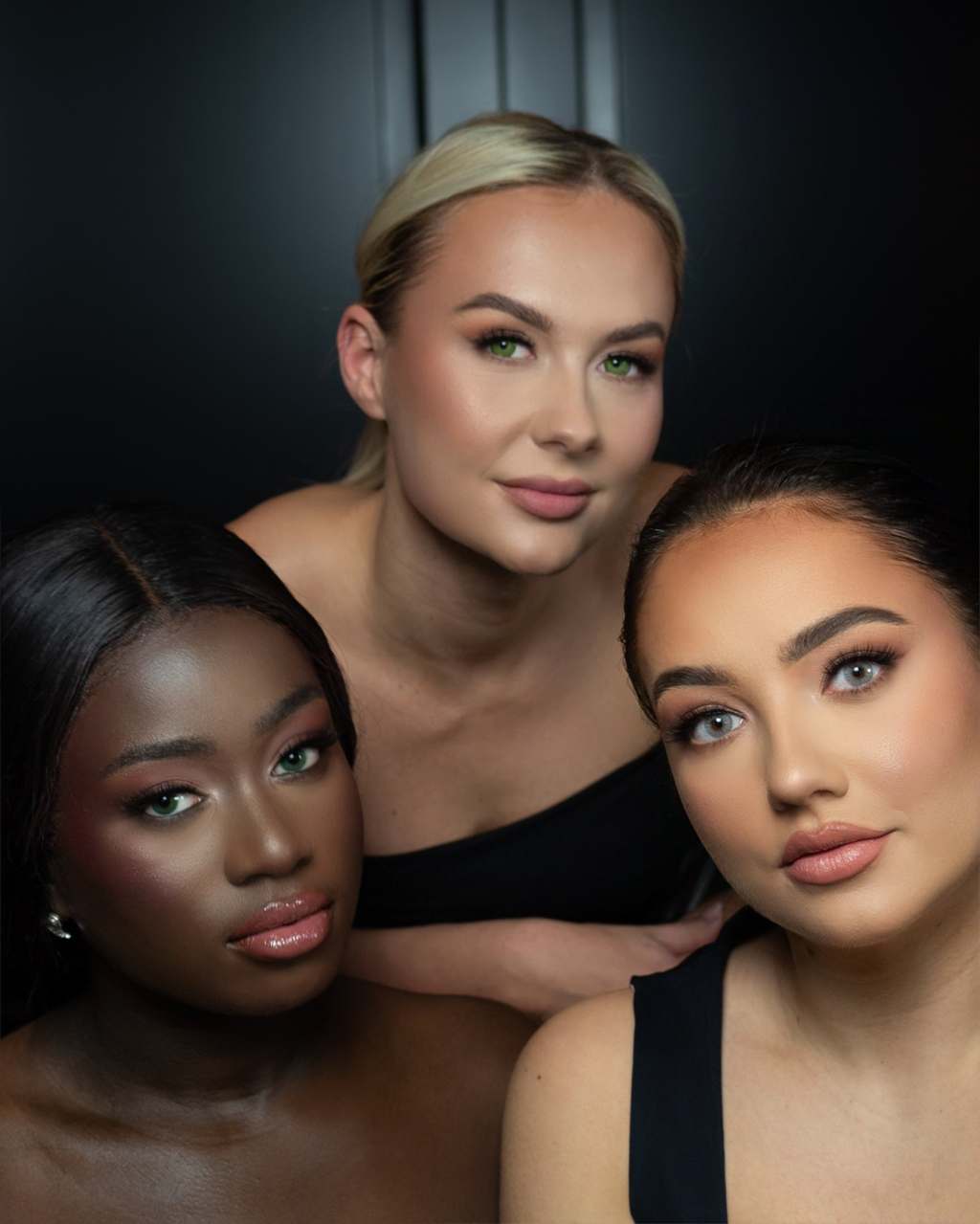 DEZZY'Ss achtergrond