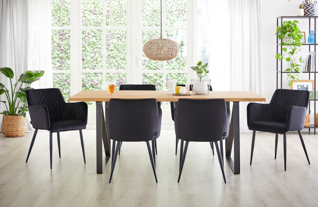 Dami livings achtergrond