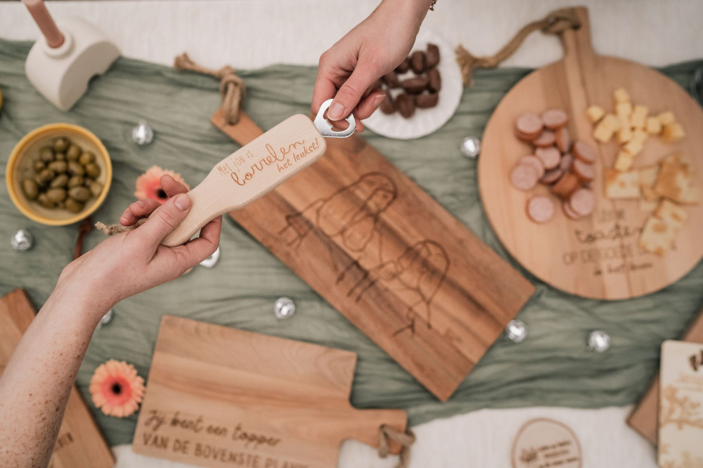 Van BRIESs achtergrond