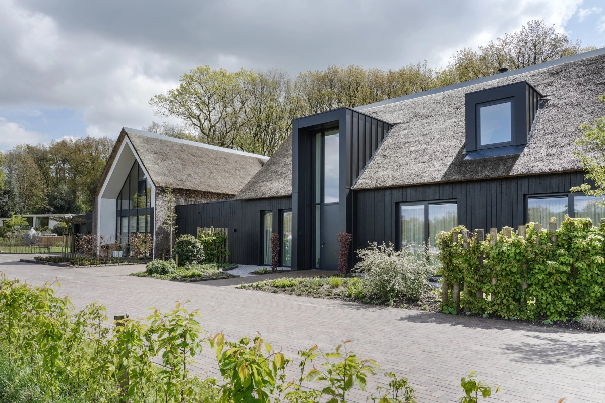 Van Dijk aluminium kozijnen B.V.s achtergrond