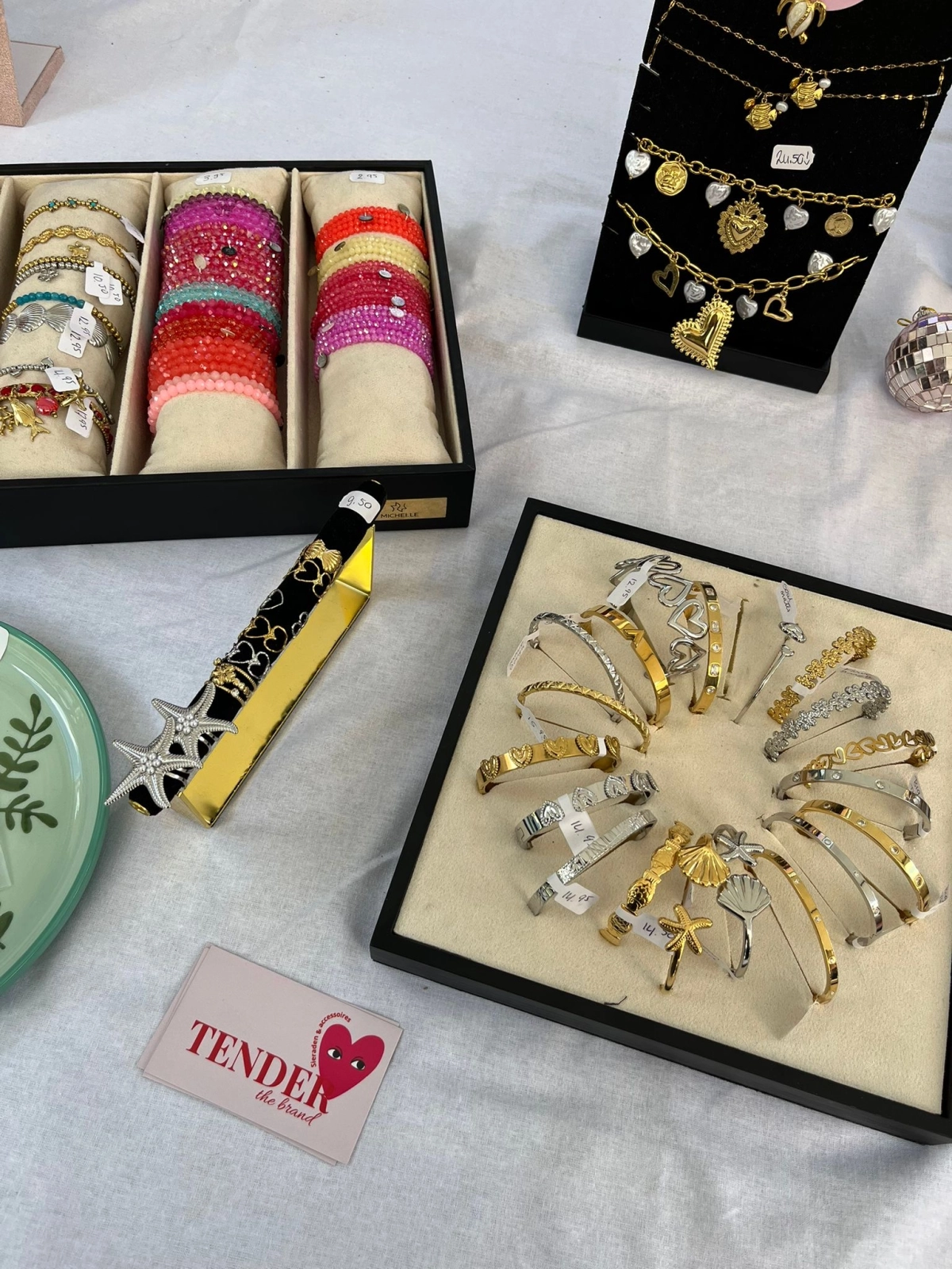 Tender the brands achtergrond