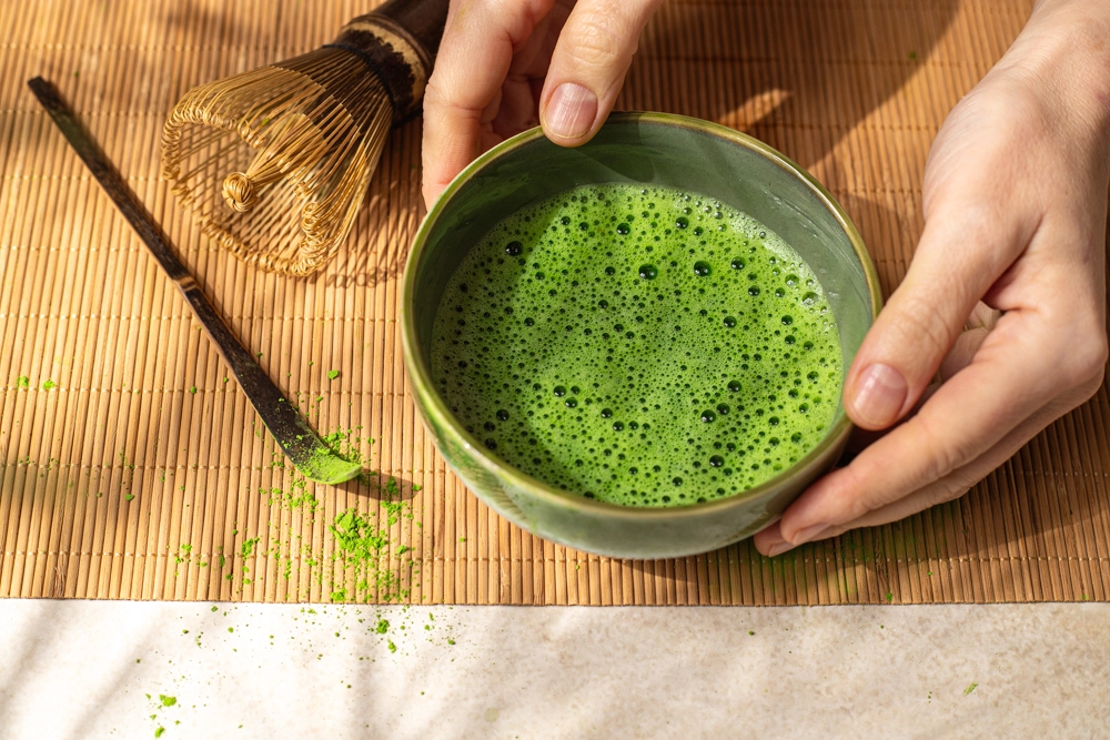 Фон на Nia Essentials