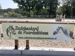 Logo van Mobiele zadelmakerij de Paardenbloem